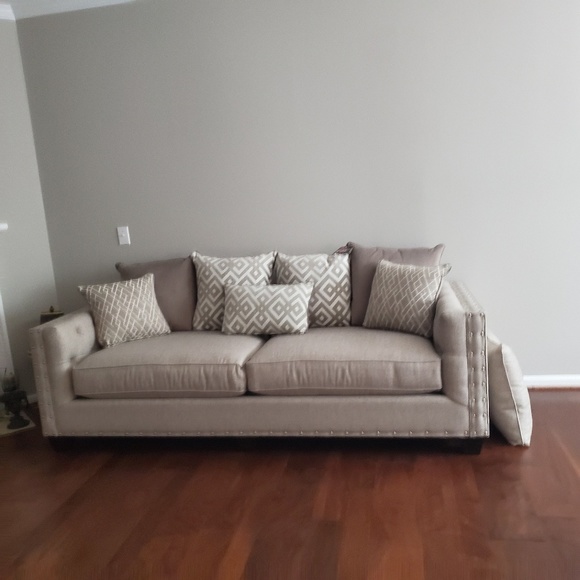 New sofa - Picture 1 of 1